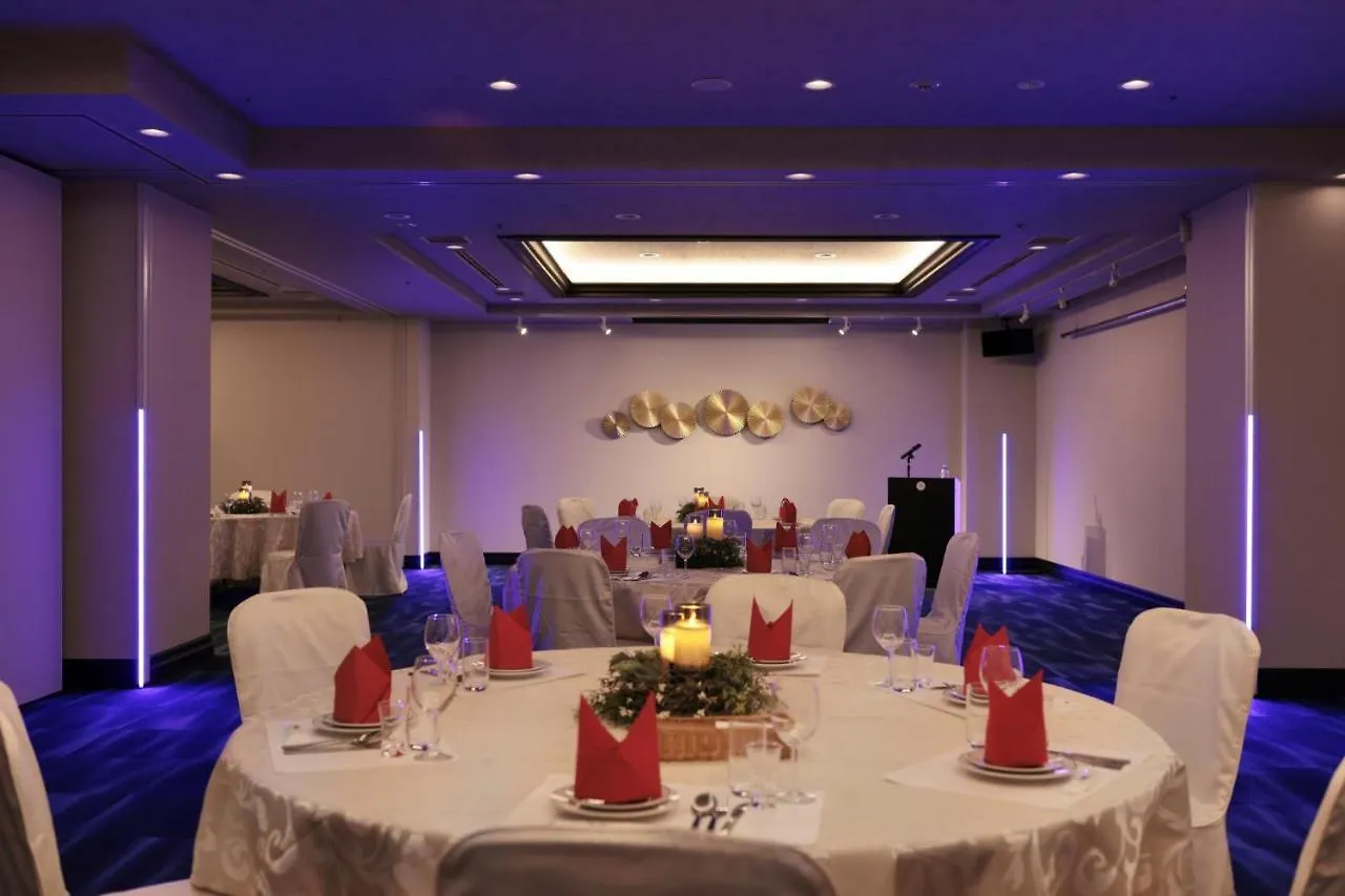 Minamisenri Crystal Hotel Suita 4*,